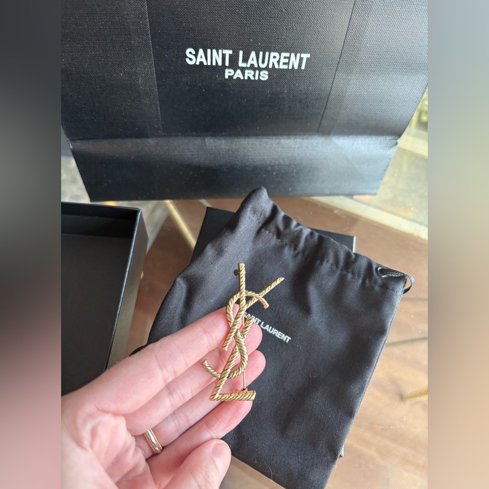 Saint Laurent Cassandre Brooch in Metal Gold Tone Wrapped Cord Texture YSL Logo - Picture 14 of 16